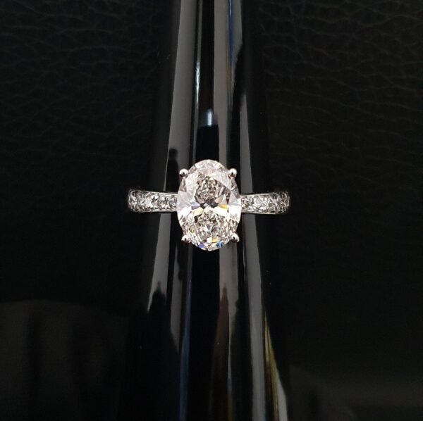 Oval Solitaire Ring Made in 10/14 KT Gold Embellished with Shinny Moissanite Diamonds For Birthday And Anniversary Gift For Special Person